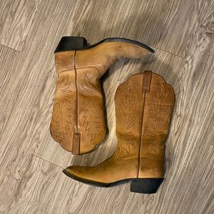 Ariat cowboy boots